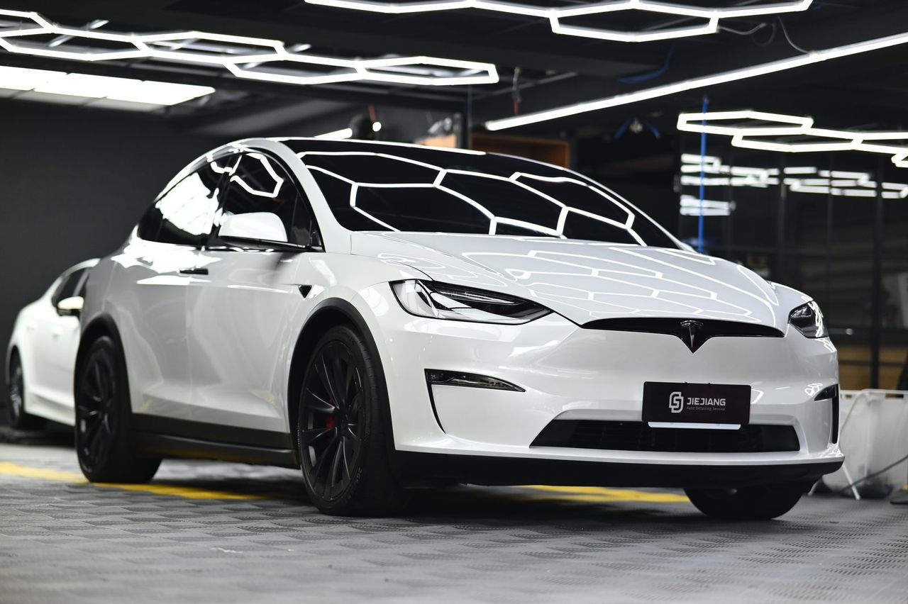 Tesla Model X 漆面鍍膜施工案例 捷匠施工案例