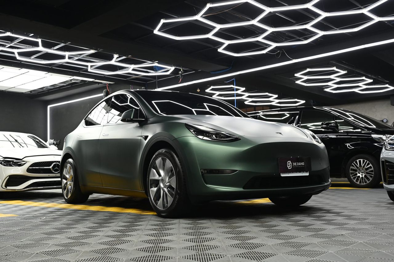 Tesla Model Y 全車改色膜施工案例 捷匠施工案例