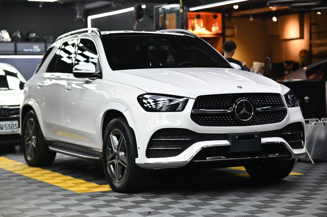 Mercedes-Benz GLE 300d 漆面鍍膜施工案例 捷匠施工案例