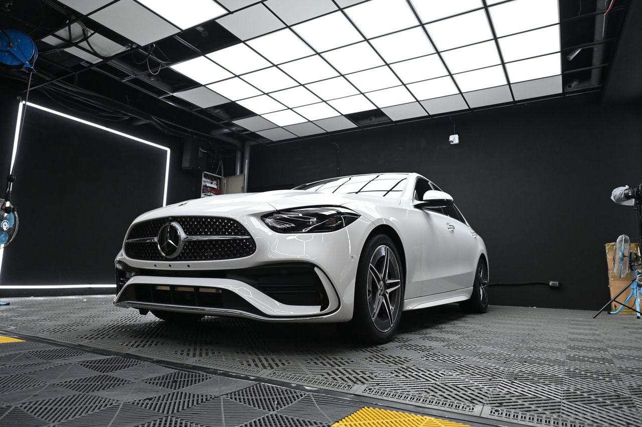 Mercedes-Benz C200 漆面鍍膜施工案例 捷匠施工案例