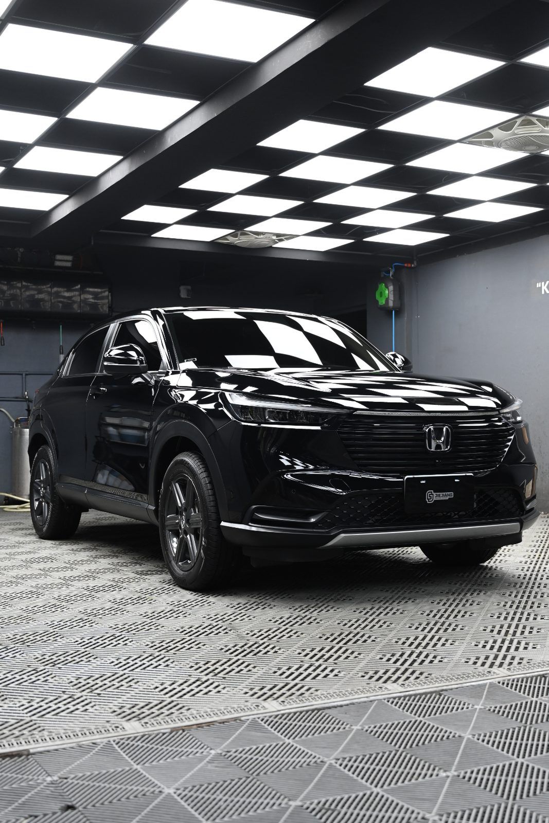 Honda HR-V 拋光與漆面修復施工案例 捷匠施工案例