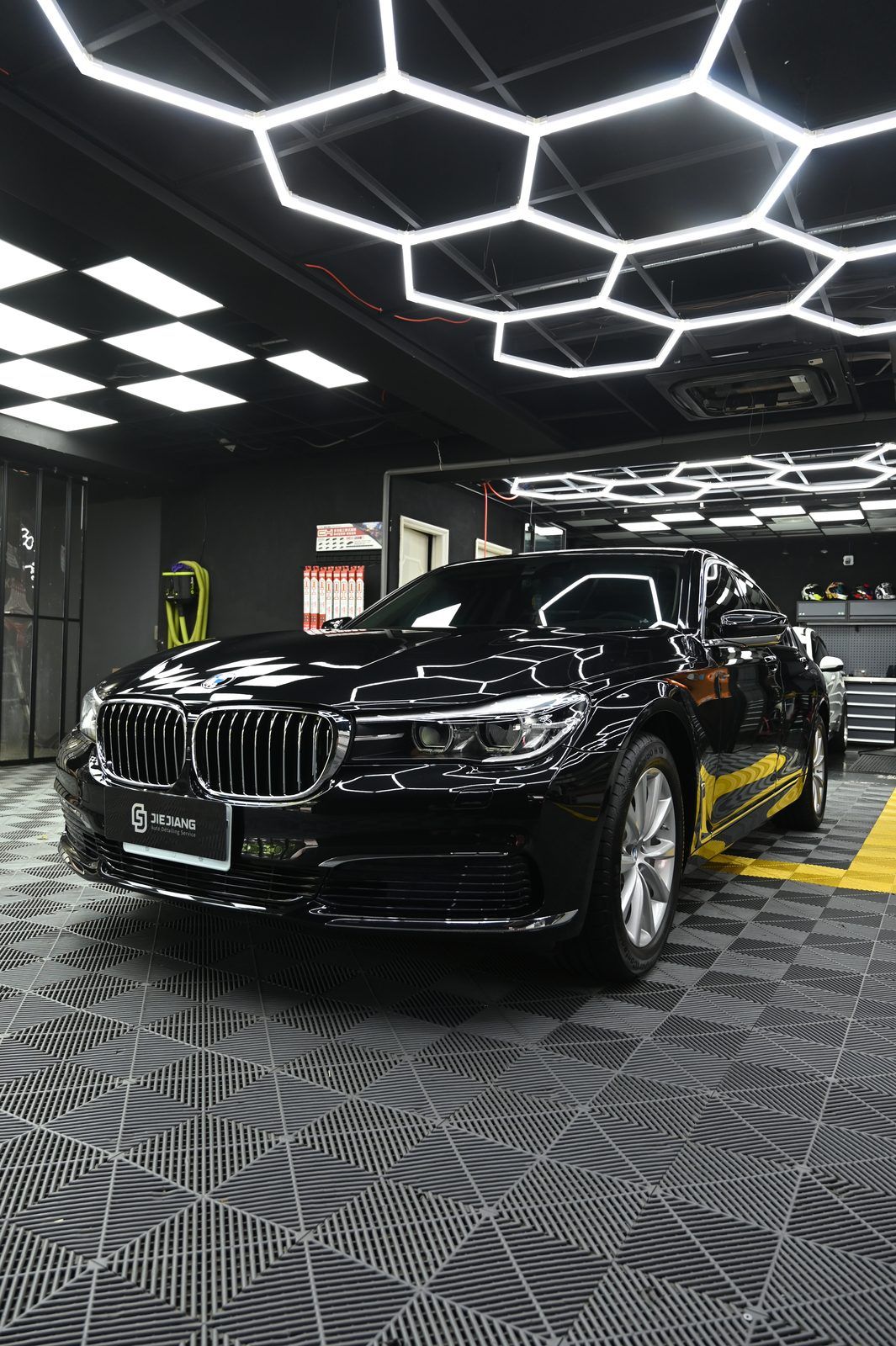 BMW 7 Series 漆面鍍膜施工案例 捷匠施工案例