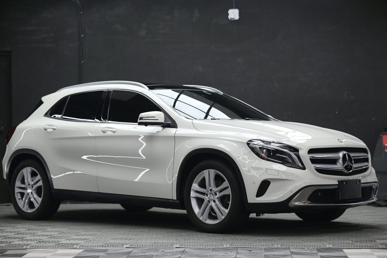 Mercedes-Benz GLA 拋光與漆面修復施工案例 捷匠施工案例