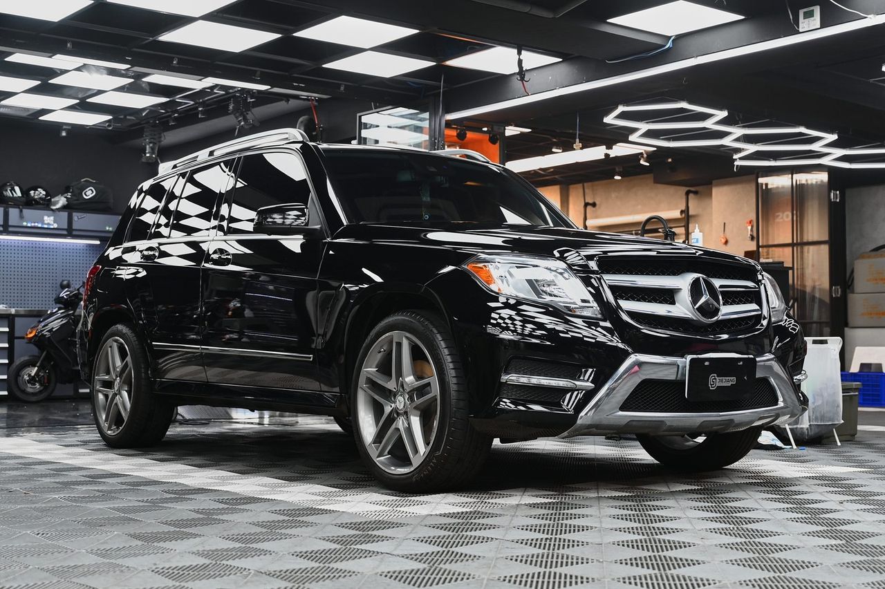 Mercedes-Benz GLK 350 拋光與鍍膜施工案例 捷匠施工案例