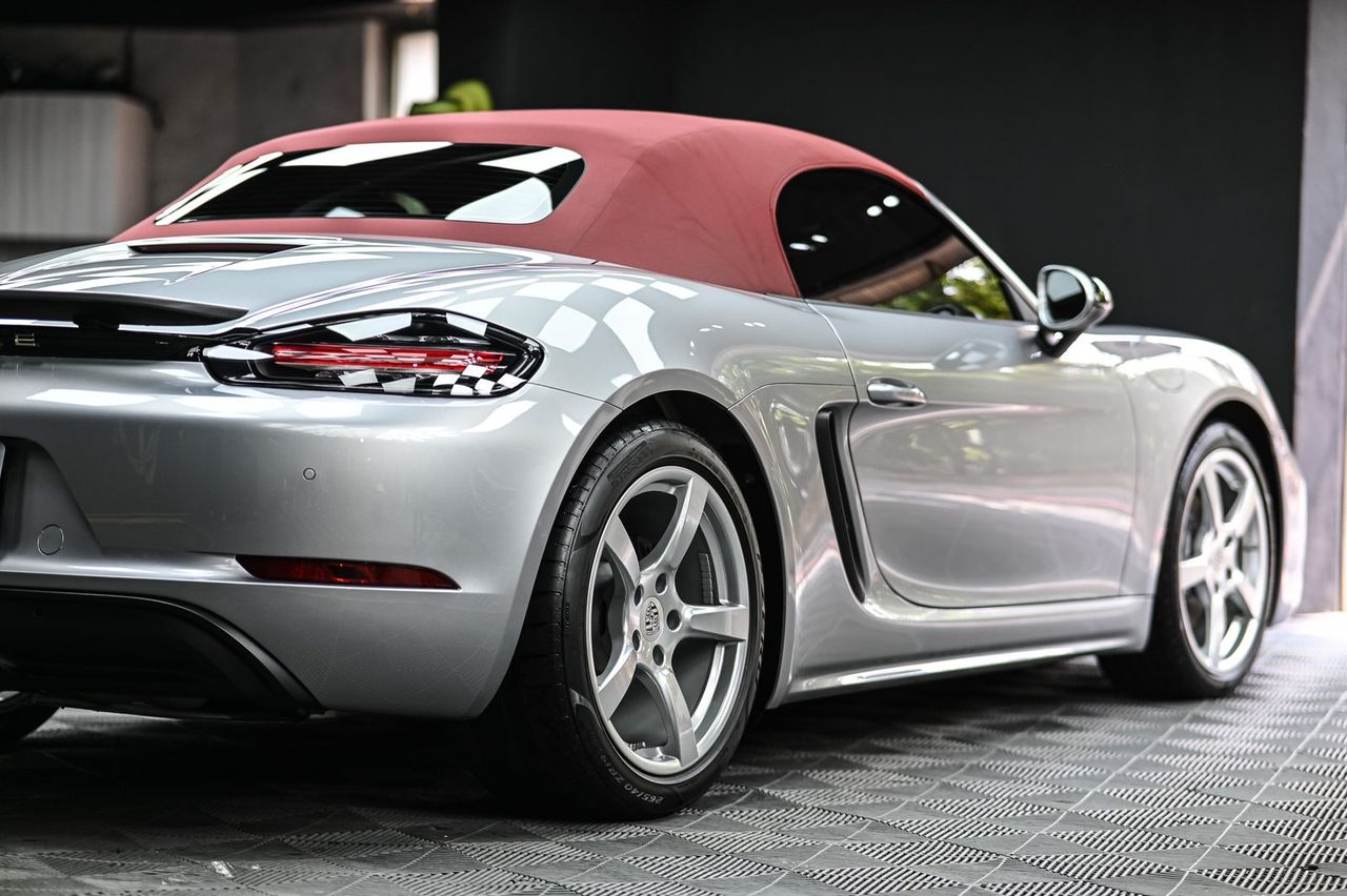 Porsche 718 Boxster 漆面鍍膜施工案例 捷匠施工案例