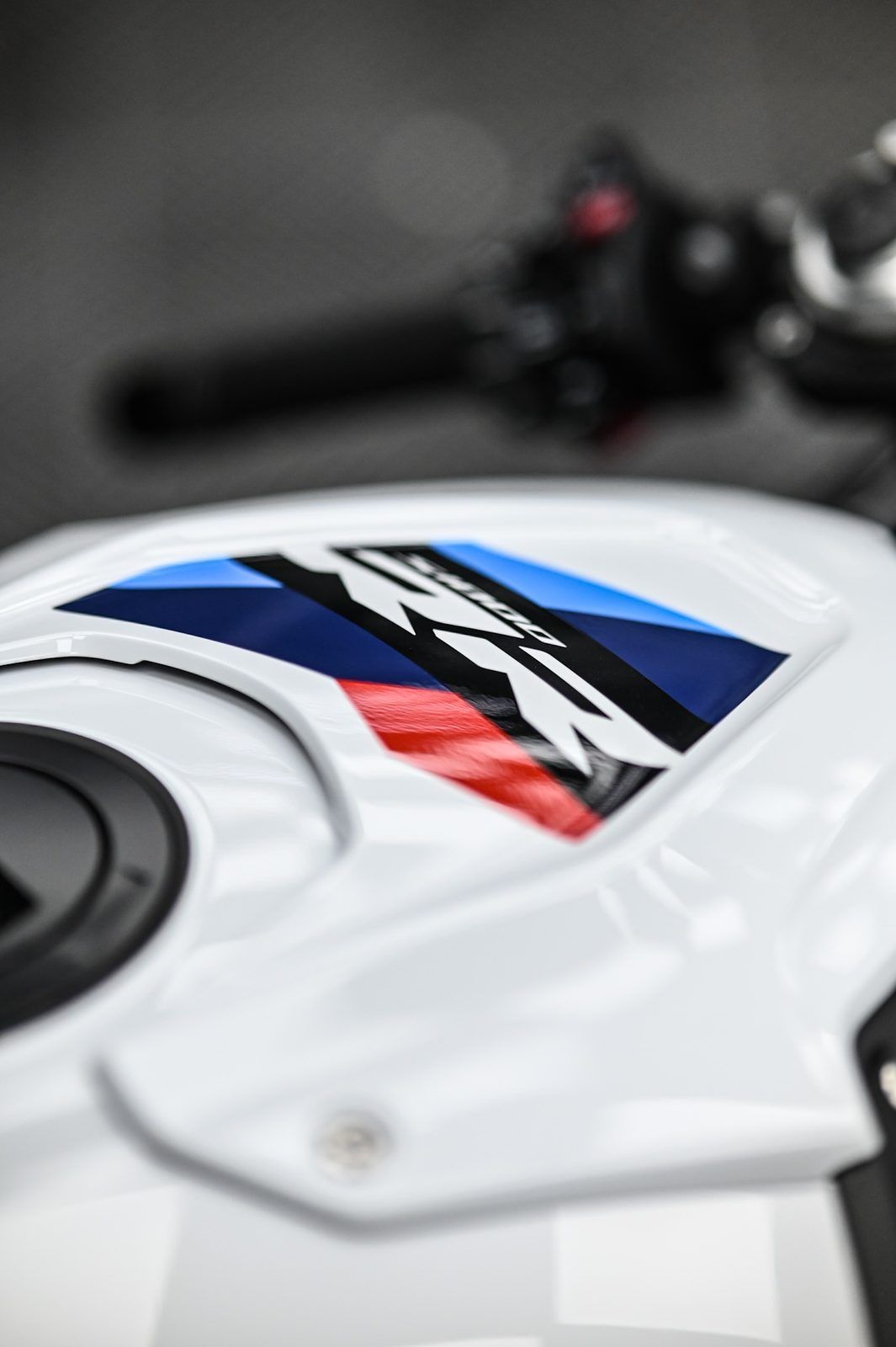 BMW S1000RR 機車美容與局部犀牛皮施工案例 捷匠施工案例