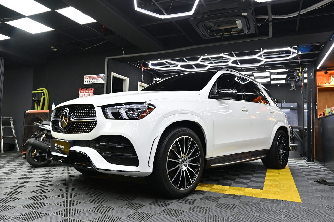 Mercedes-Benz GLE 350 漆面鍍膜施工案例 捷匠施工案例