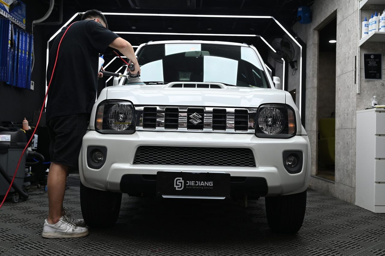 Suzuki Jimny 拋光與漆面修復施工案例 捷匠施工案例