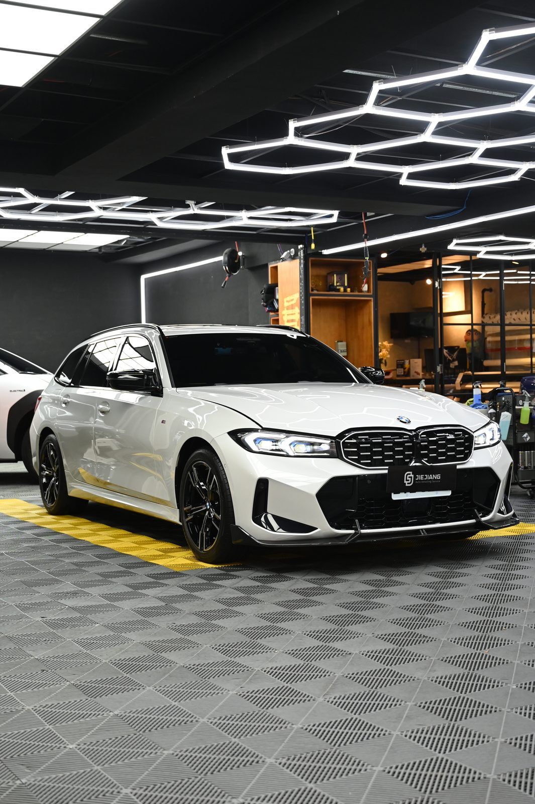 BMW 320i 漆面鍍膜施工案例 捷匠施工案例