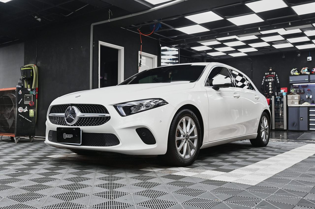 Mercedes-Benz A200 拋光與鍍膜施工案例 捷匠施工案例