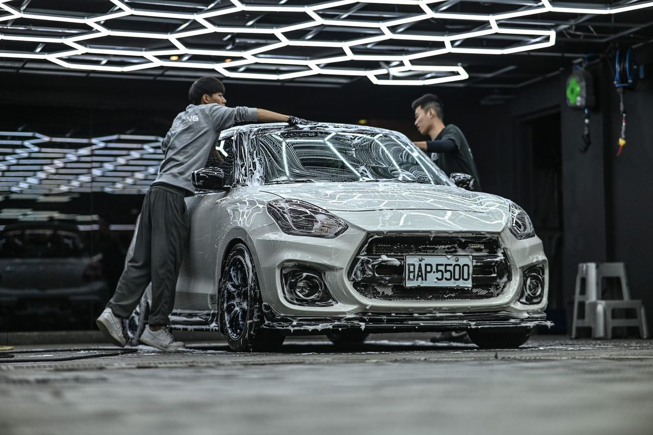 Suzuki Swift Sport 洗車打蠟施工案例（2025.12） 捷匠施工案例