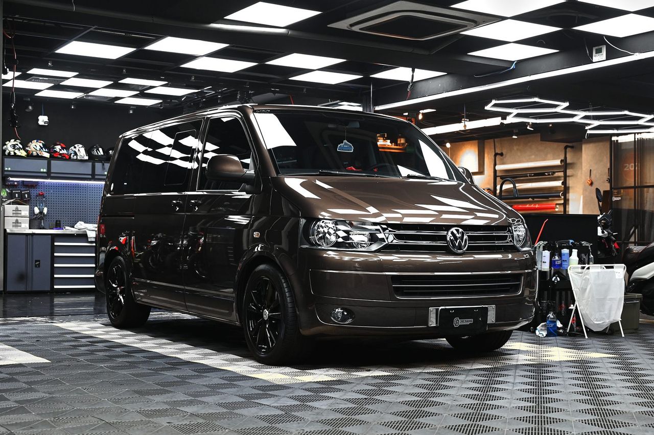 VW Caravelle 拋光與鍍膜施工案例 捷匠施工案例