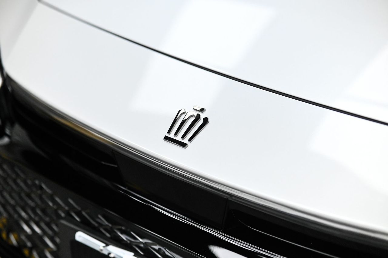 Toyota Crown 內裝美容與漆面鍍膜施工案例 捷匠施工案例