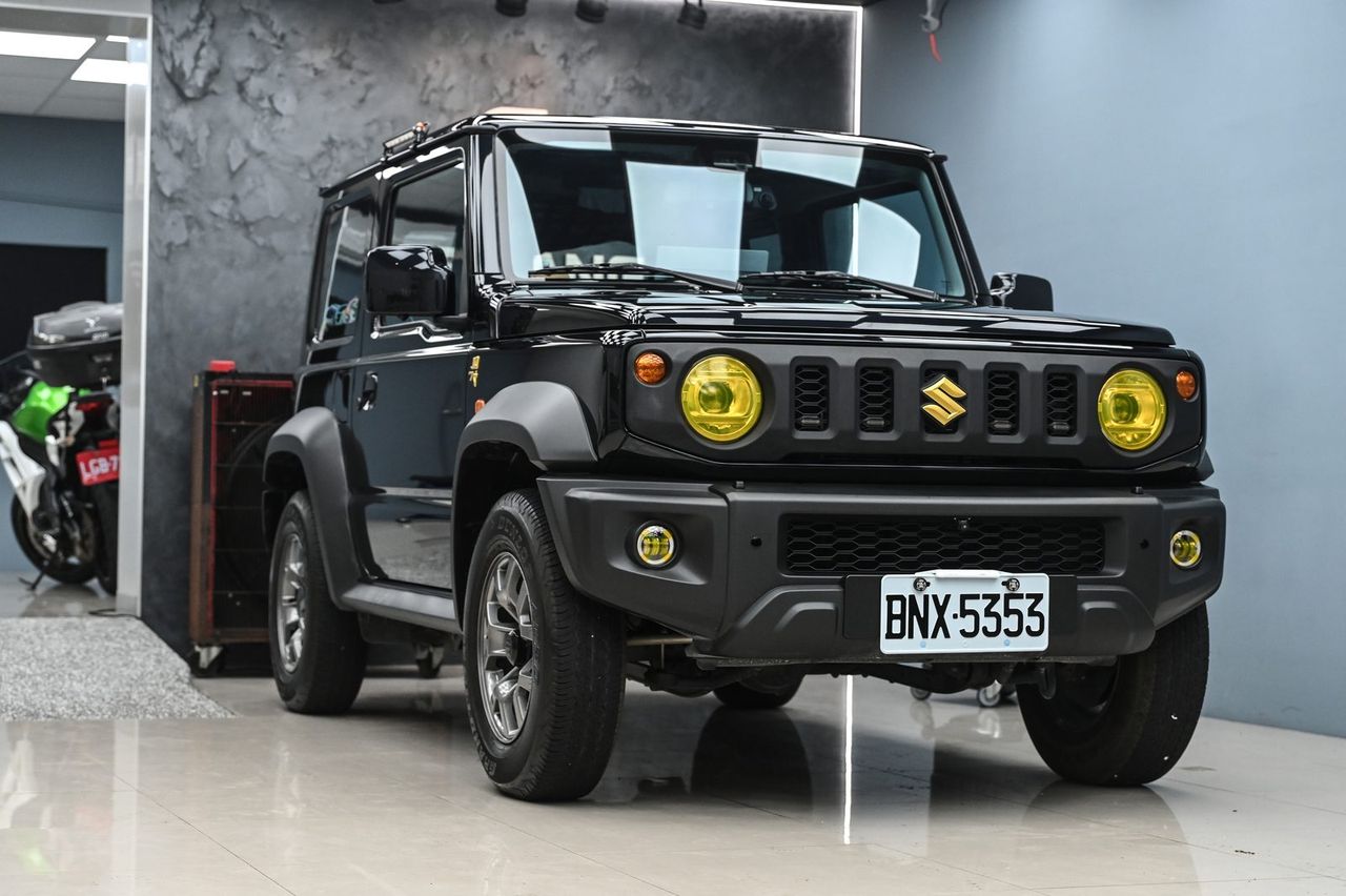 Suzuki Jimny 拋光與漆面修復施工案例 捷匠施工案例