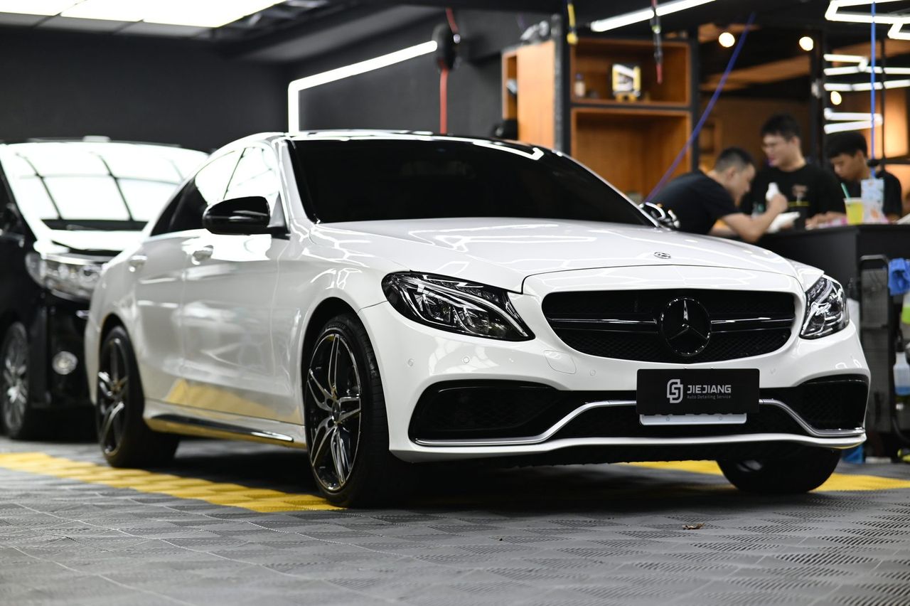 Mercedes-Benz C63 漆面鍍膜施工案例 捷匠施工案例