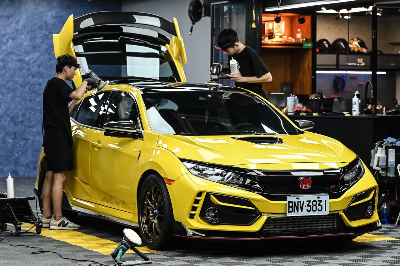 Honda Civic Type R 拋光與漆面修復施工案例 捷匠施工案例
