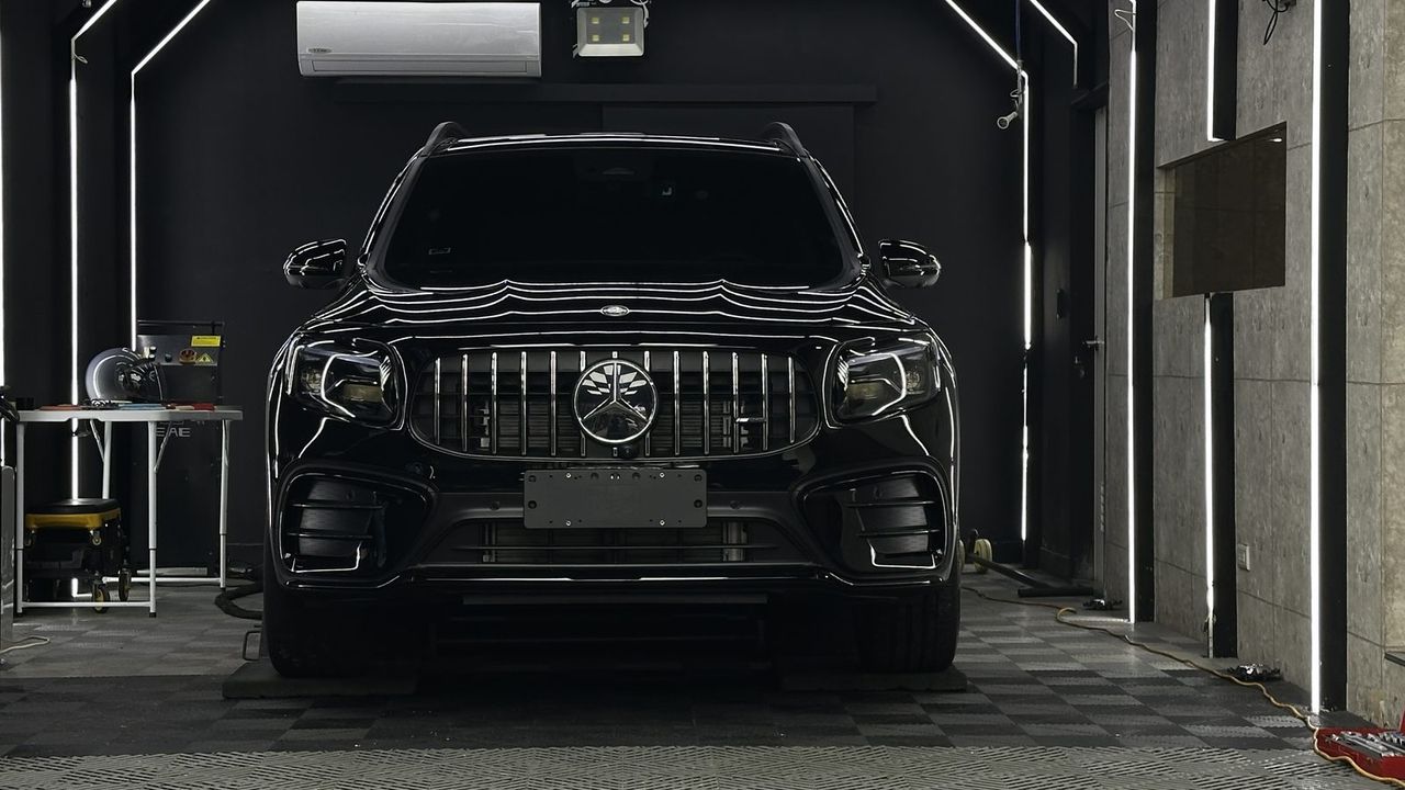 Mercedes-Benz GLB 漆面鍍膜施工案例 捷匠施工案例