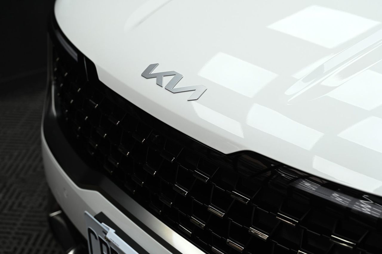 Kia Carnival 漆面鍍膜、拋光與漆面修復施工案例 捷匠施工案例