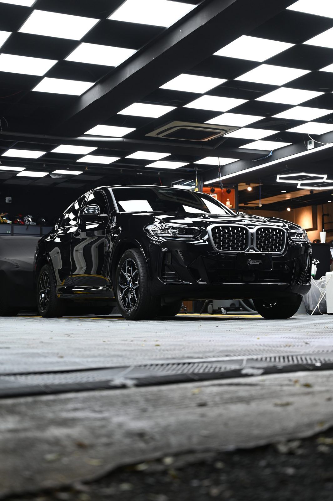 BMW X4 拋光與漆面修復施工案例 捷匠施工案例
