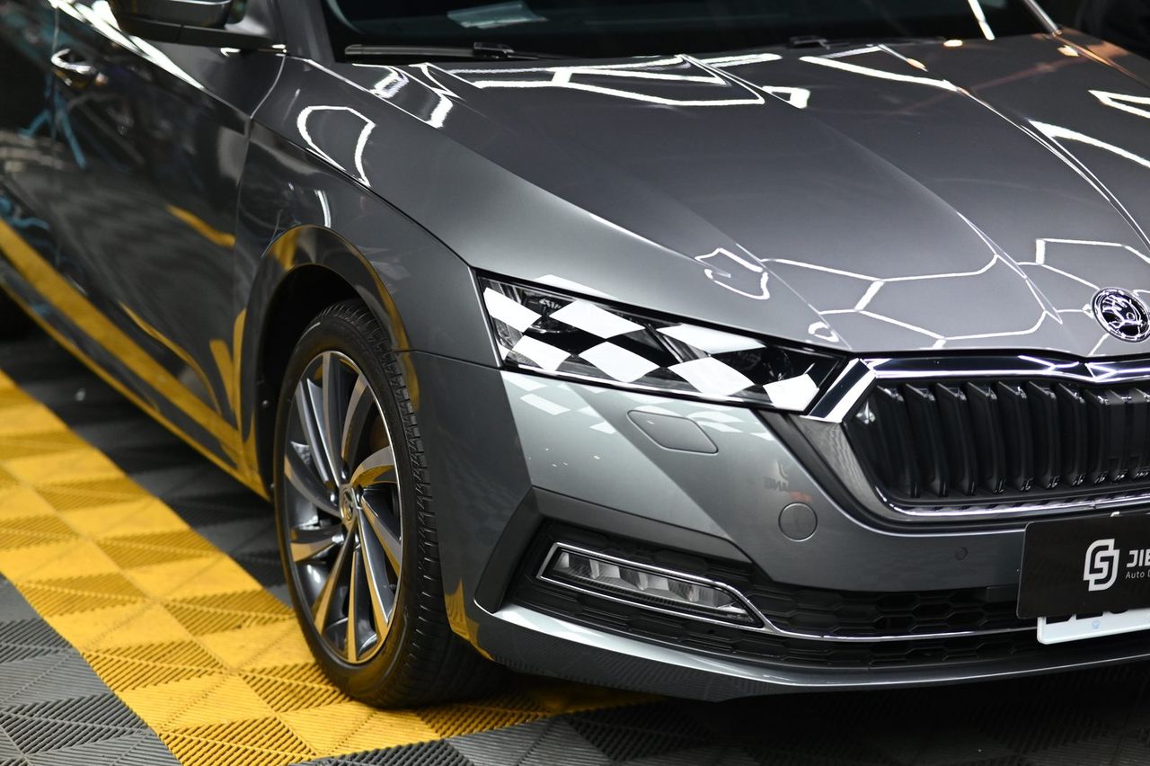 Skoda Octavia 漆面鍍膜施工案例 捷匠施工案例