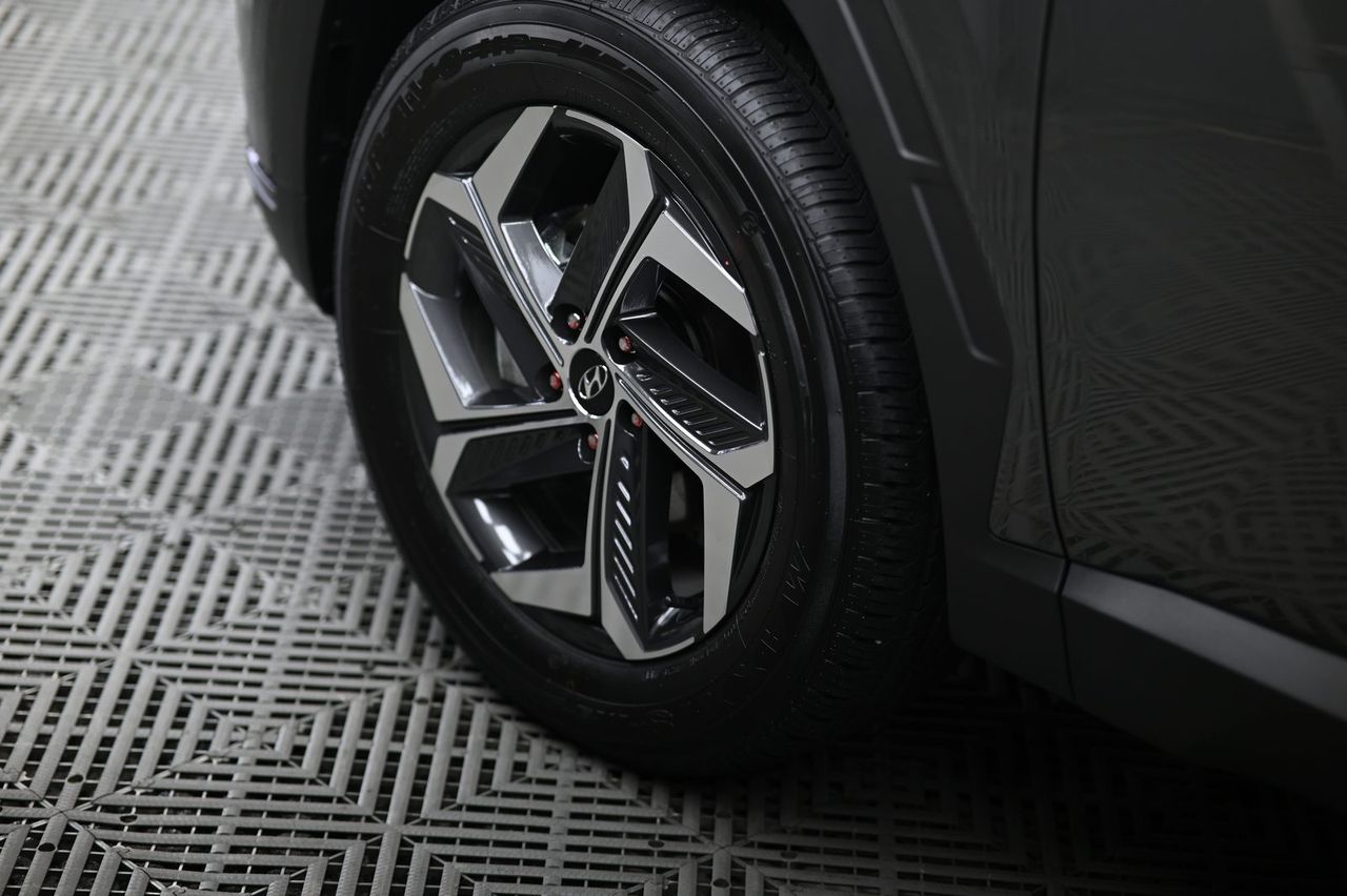 Hyundai Tucson 漆面鍍膜完工與細節實拍 第 1 張（共 2 張）——捷匠淡水旗艦店施工實錄