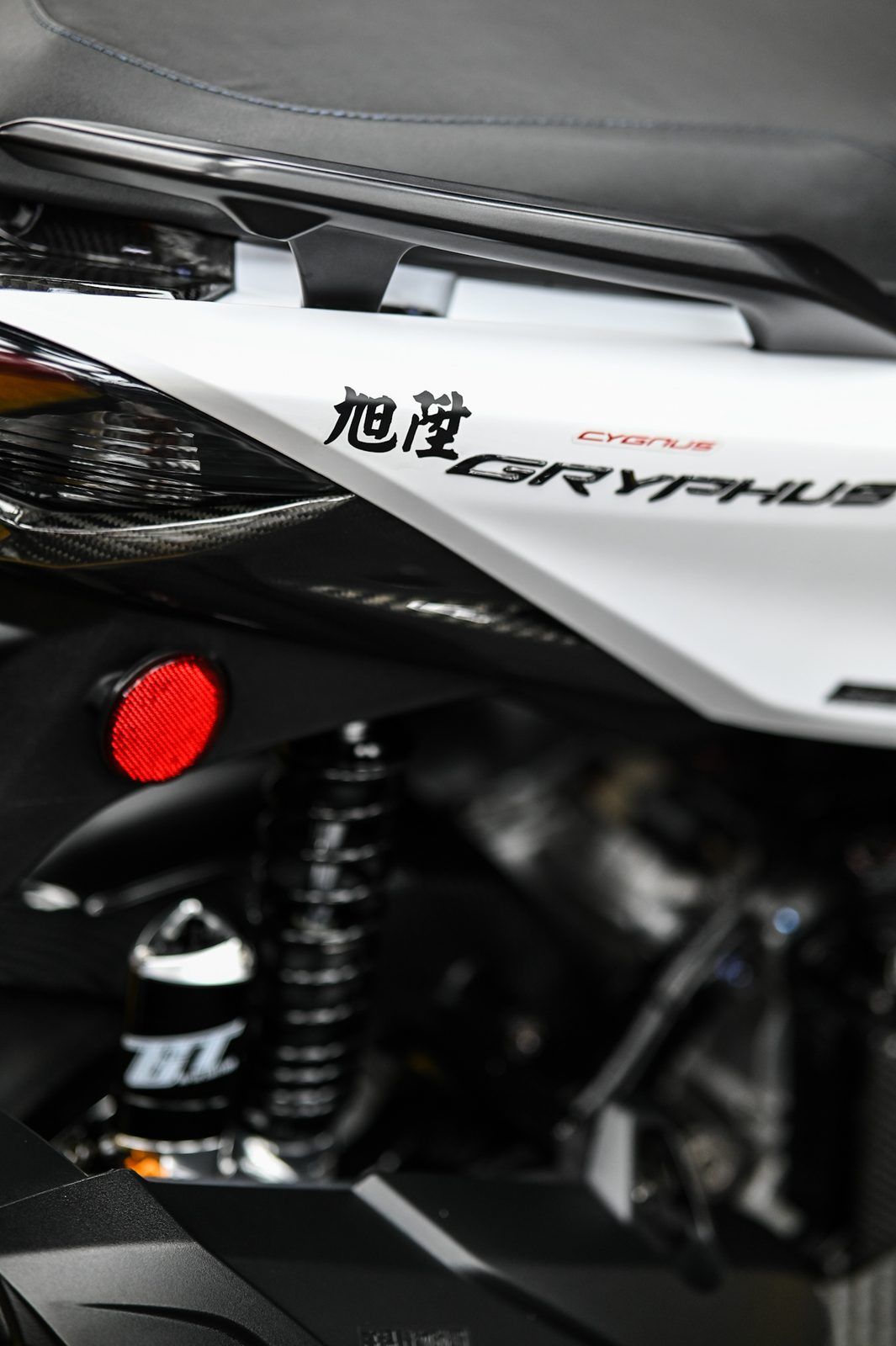 Yamaha 勁戰 Gryphus 機車美容完工與細節實拍 第 1 張（共 6 張）——捷匠淡水旗艦店施工實錄