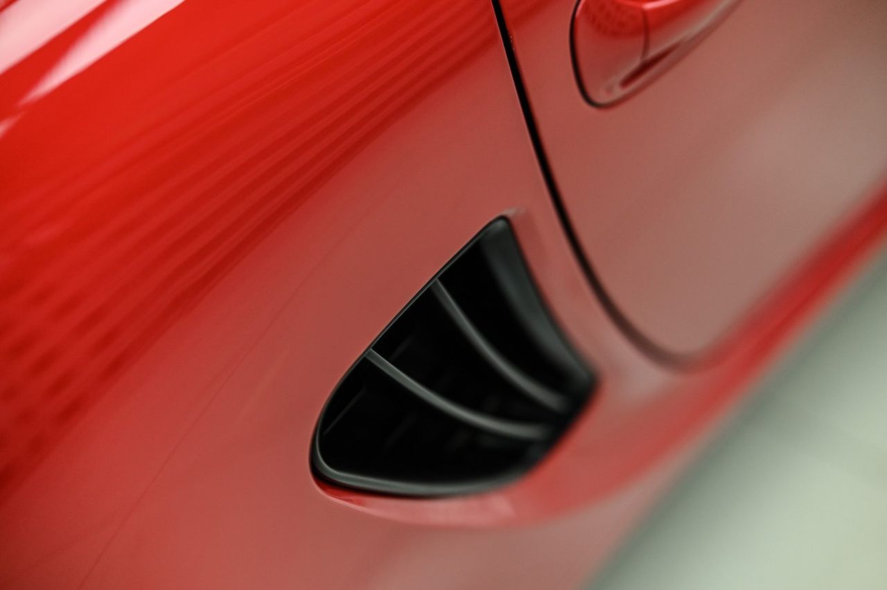 Porsche（Cayman）拋光與漆面修復、漆面鍍膜完工與細節實拍 第 1 張（共 6 張）——捷匠施工實錄