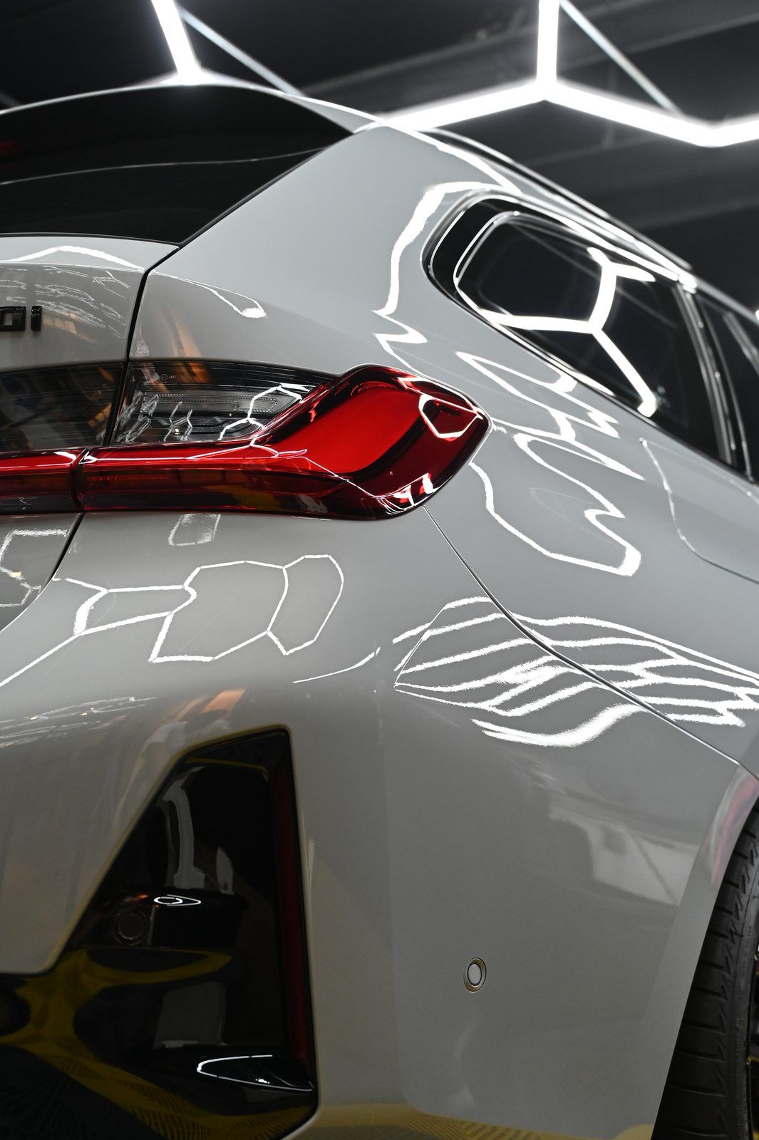 BMW 330i Touring 全車犀牛皮完工與細節實拍 第 1 張（共 6 張）——捷匠淡水旗艦店施工實錄