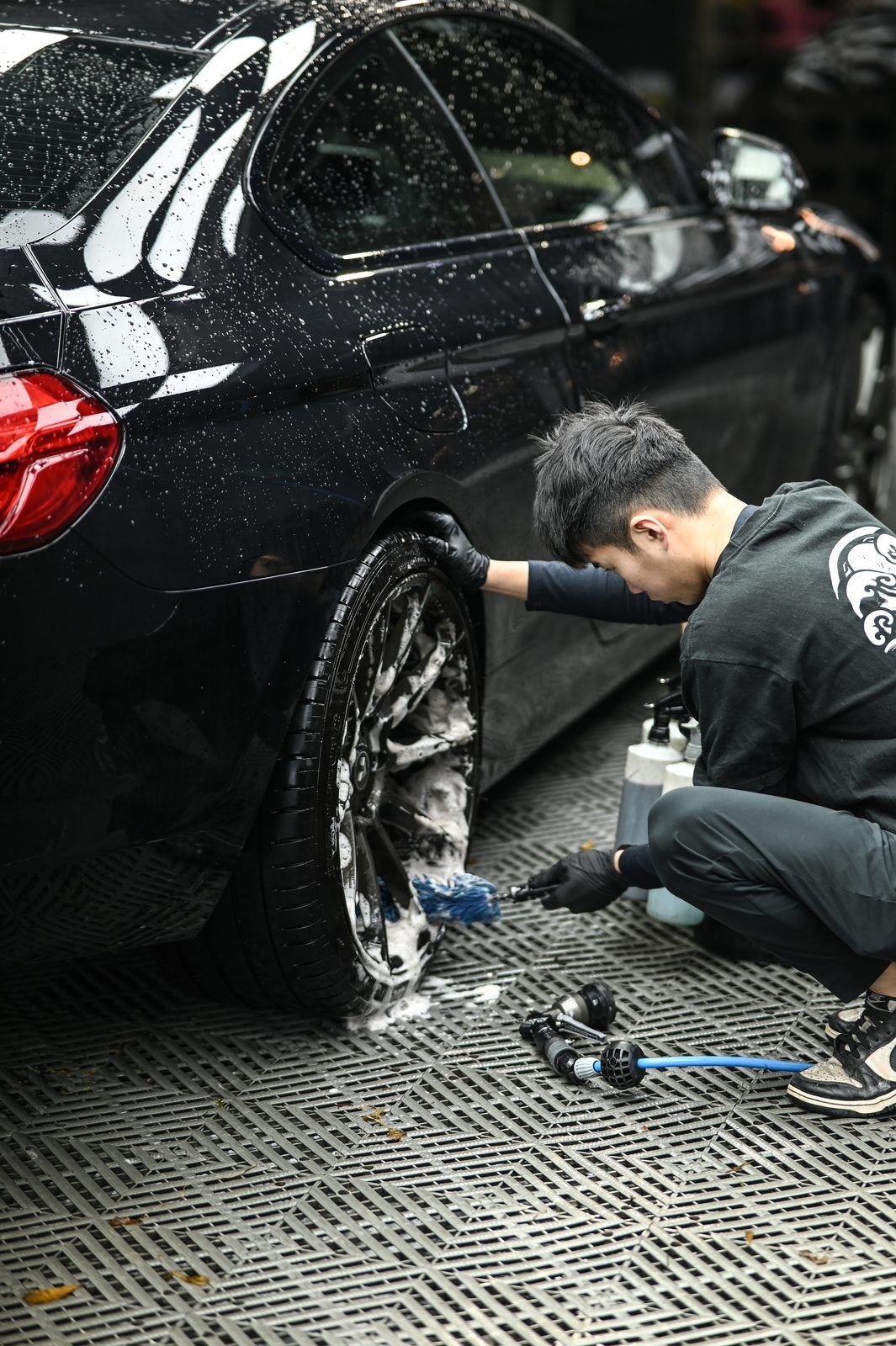 Porsche 718 GTS 洗車打蠟完工與細節實拍 第 1 張（共 6 張）——捷匠淡水旗艦店施工實錄