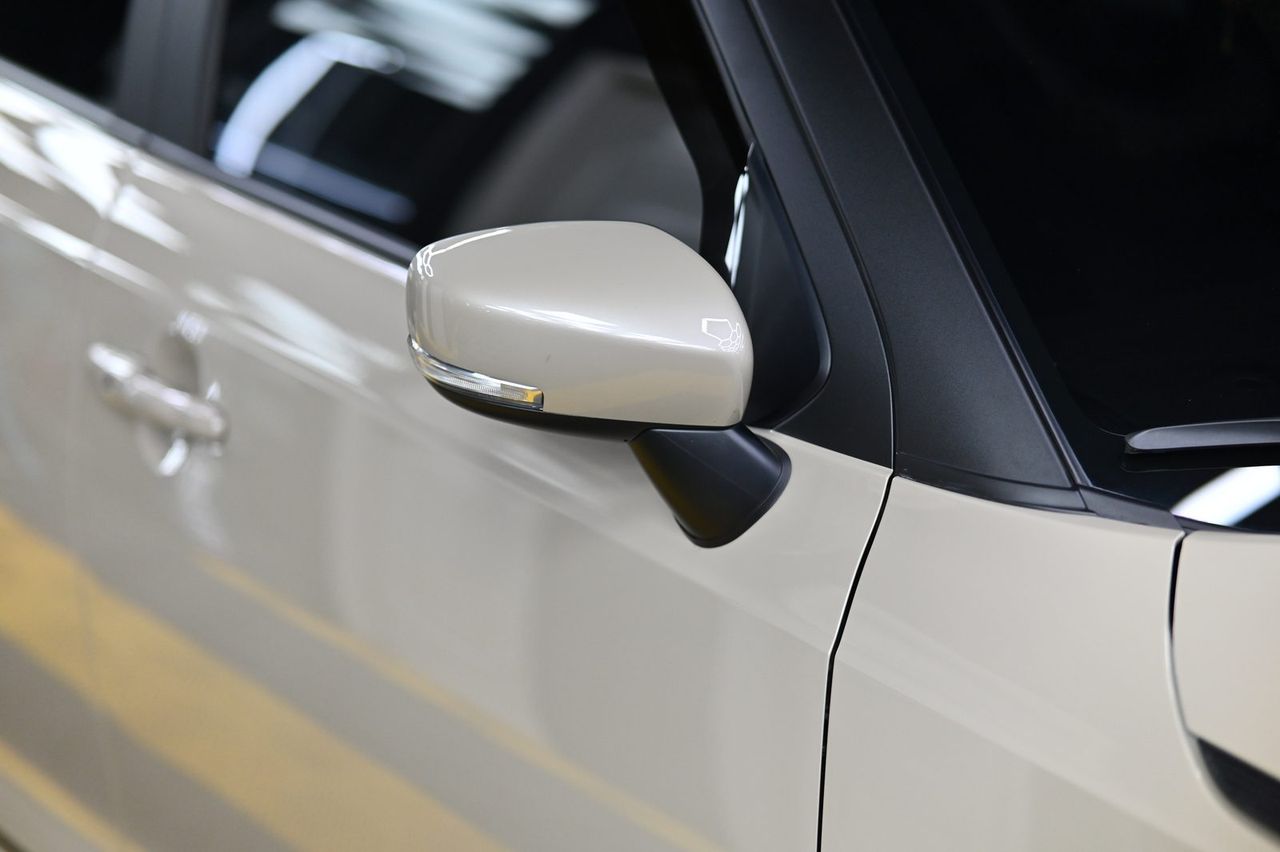 Suzuki Ignis 漆面鍍膜完工與細節實拍 第 1 張（共 3 張）——捷匠淡水旗艦店施工實錄