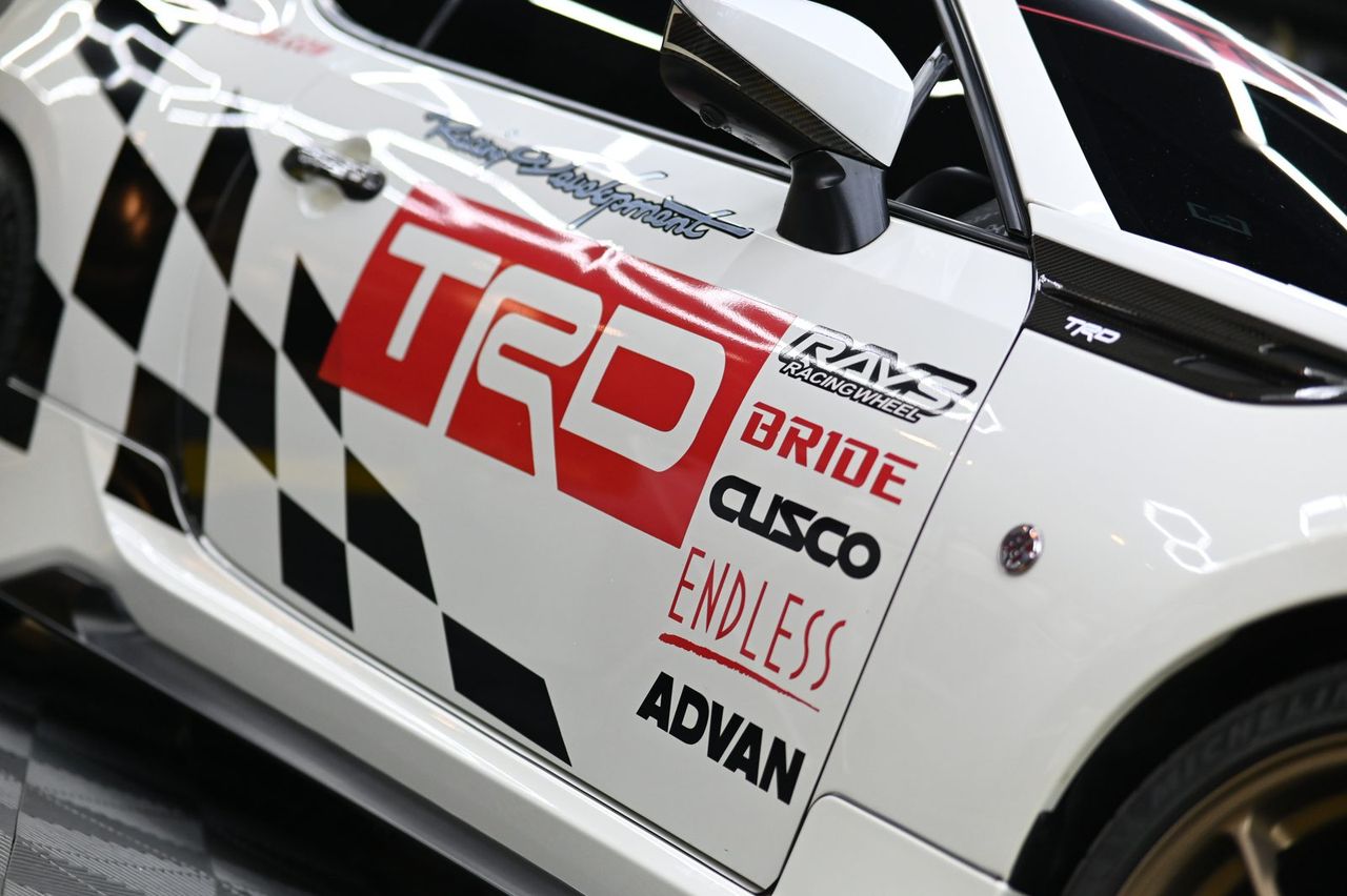 Toyota 86 漆面鍍膜完工與細節實拍 第 1 張（共 6 張）——捷匠淡水旗艦店施工實錄