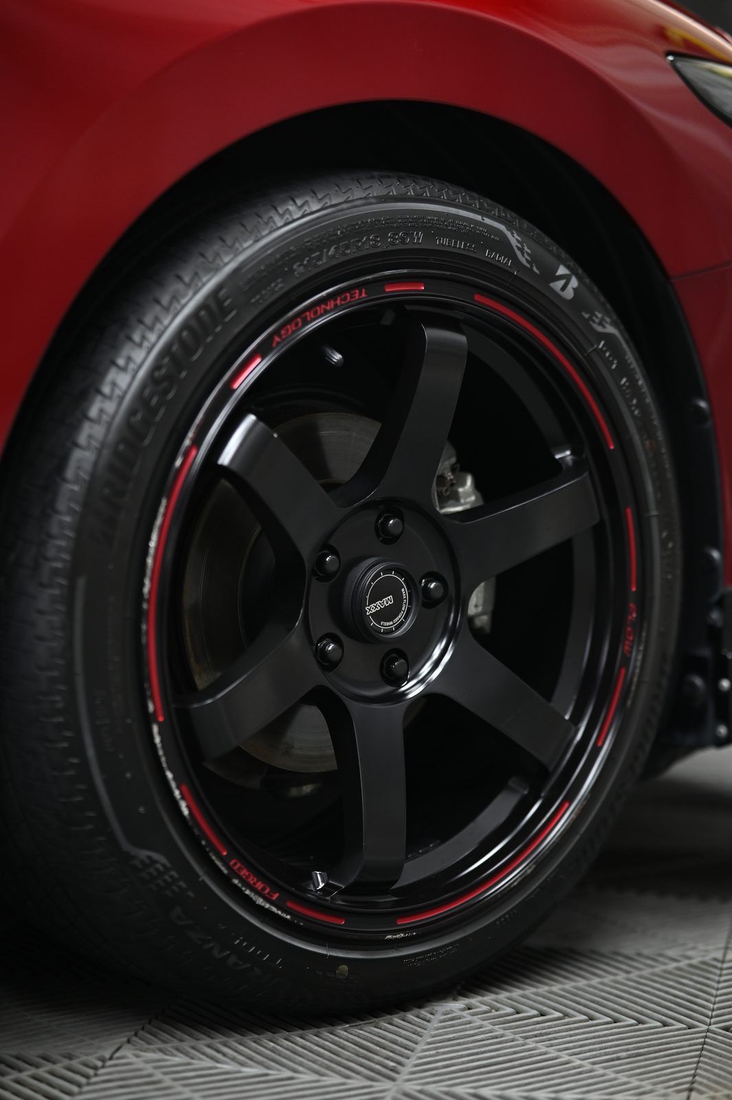 Mazda3 漆面鍍膜完工與細節實拍 第 1 張（共 3 張）——捷匠淡水旗艦店施工實錄