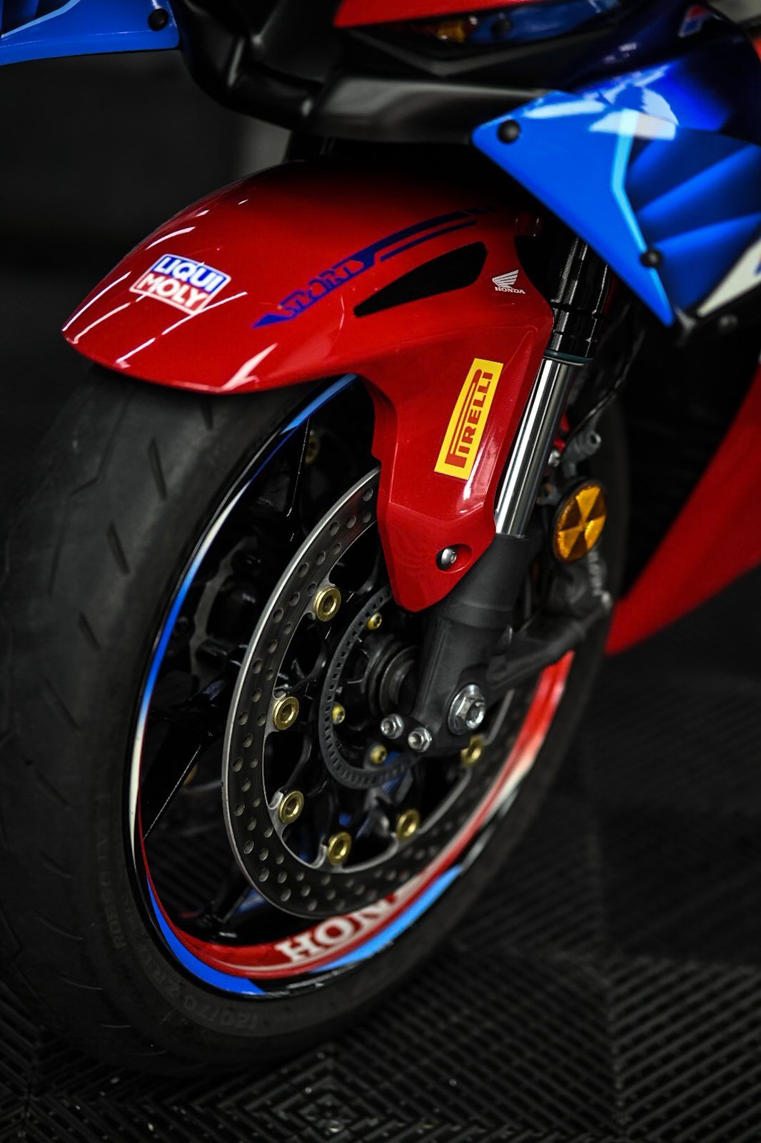 Honda CBR1000RR-R 機車美容完工與細節實拍 第 1 張（共 6 張）——捷匠北投店施工實錄