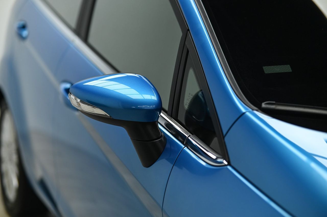Ford Fiesta 漆面鍍膜完工與細節實拍 第 1 張（共 6 張）——捷匠淡水旗艦店施工實錄