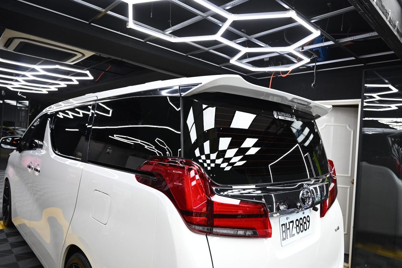 Toyota Alphard 漆面鍍膜完工與細節實拍 第 1 張（共 6 張）——捷匠淡水旗艦店施工實錄
