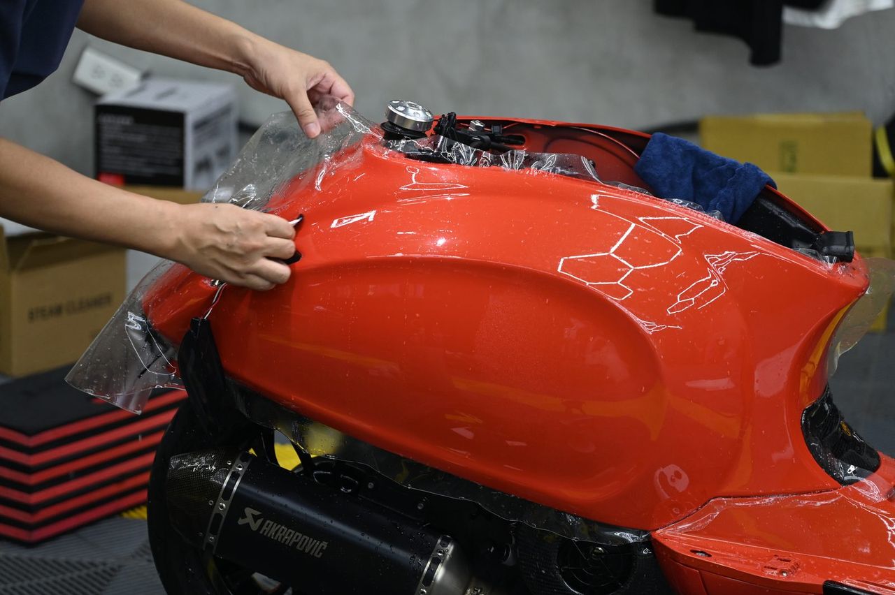 Vespa Sprint 全車犀牛皮完工與細節實拍 第 2 張（共 6 張）——捷匠淡水旗艦店施工實錄