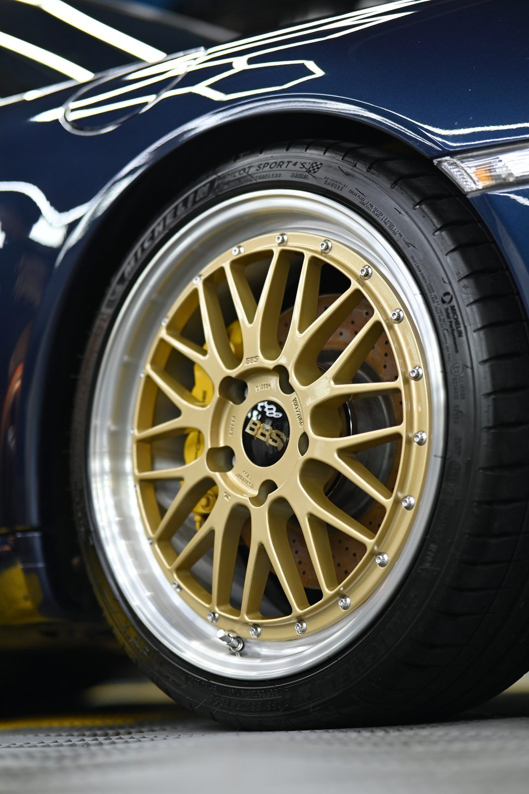 Porsche 911（997）漆面鍍膜完工與細節實拍 第 2 張（共 6 張）——捷匠淡水旗艦店施工實錄