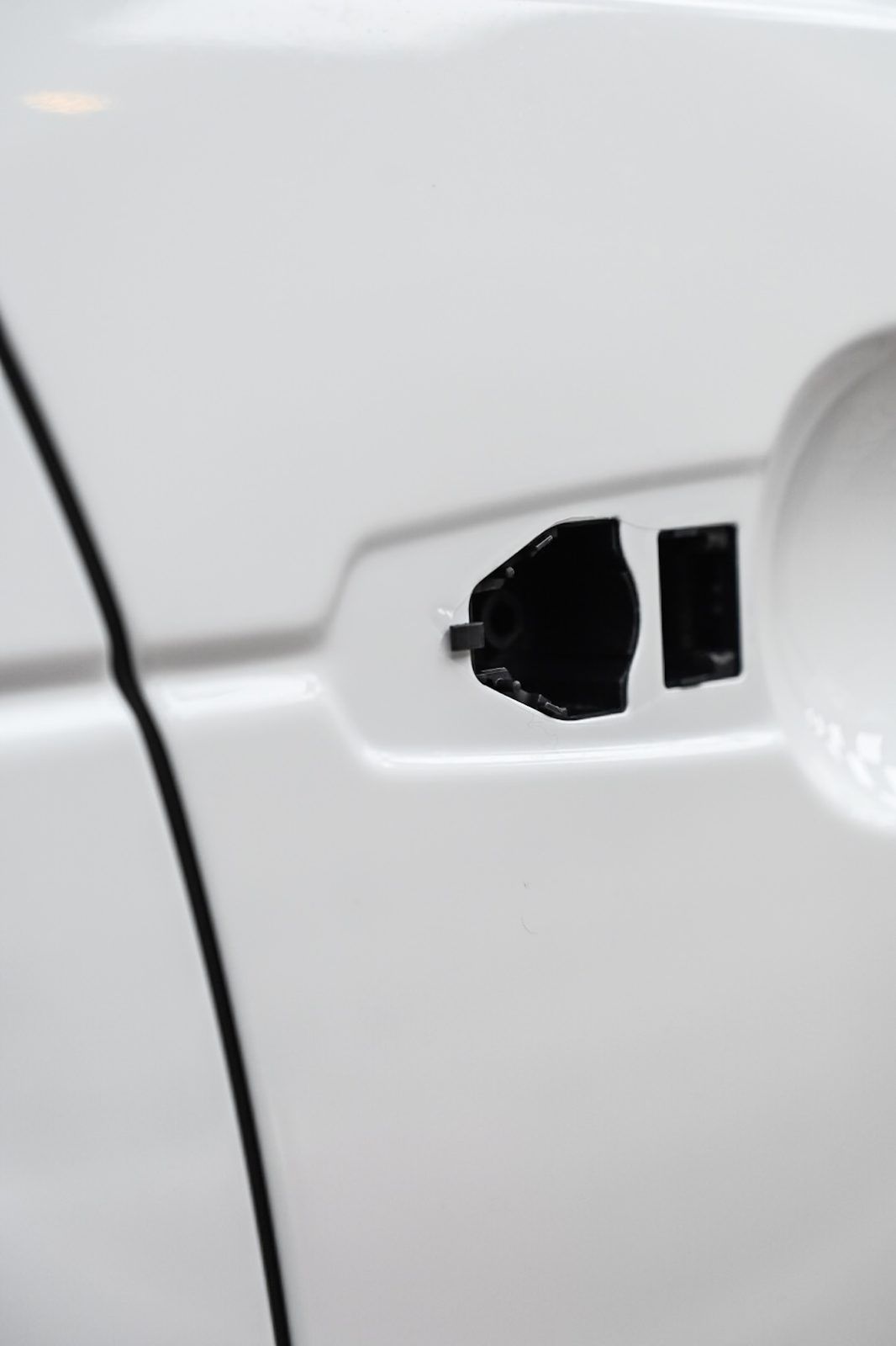 Land Rover Discovery 全車犀牛皮完工與細節實拍 第 2 張（共 6 張）——捷匠施工實錄