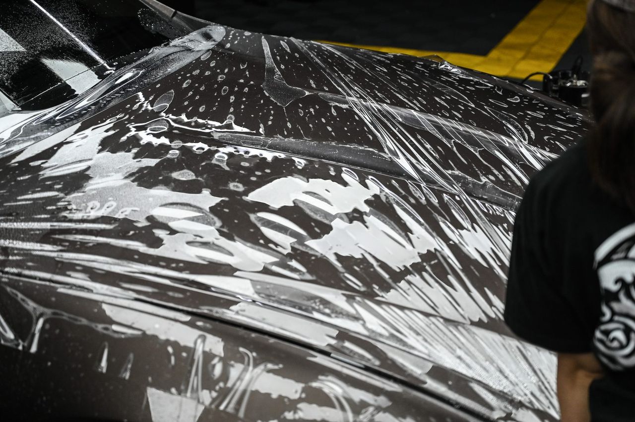 Maserati Quattroporte 迎風面犀牛皮完工與細節實拍 第 2 張（共 6 張）——捷匠淡水旗艦店施工實錄
