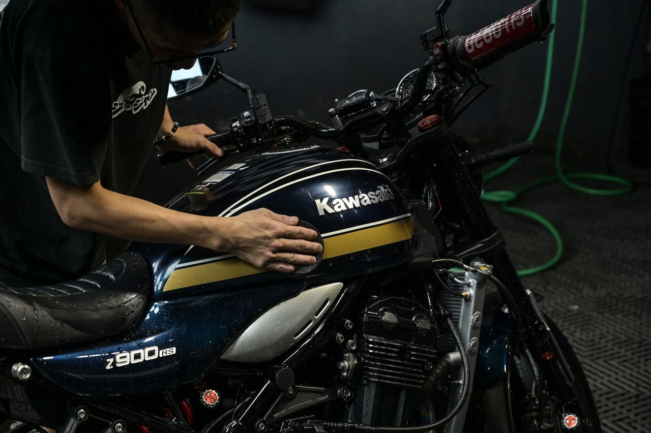 Kawasaki Z900RS 機車美容完工與細節實拍 第 2 張（共 6 張）——捷匠淡水旗艦店施工實錄