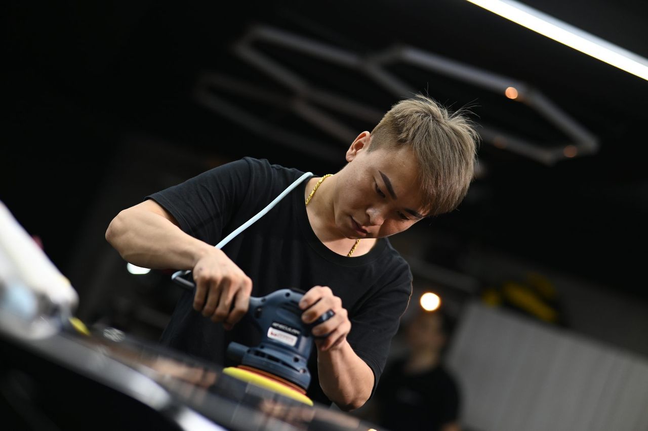 Mercedes-Benz 拋光與漆面修復完工與細節實拍 第 2 張（共 6 張）——捷匠淡水旗艦店施工實錄