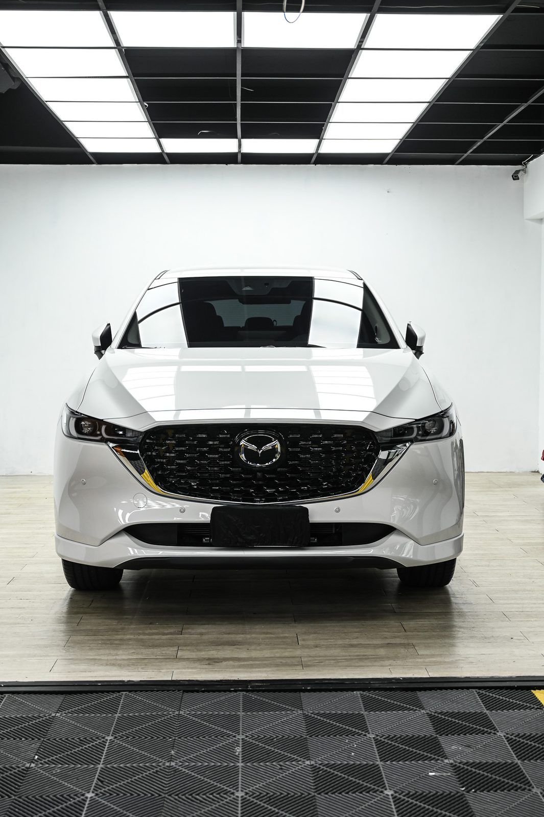 Mazda CX-5 迎風面犀牛皮完工與細節實拍 第 2 張（共 6 張）——捷匠淡水旗艦店施工實錄