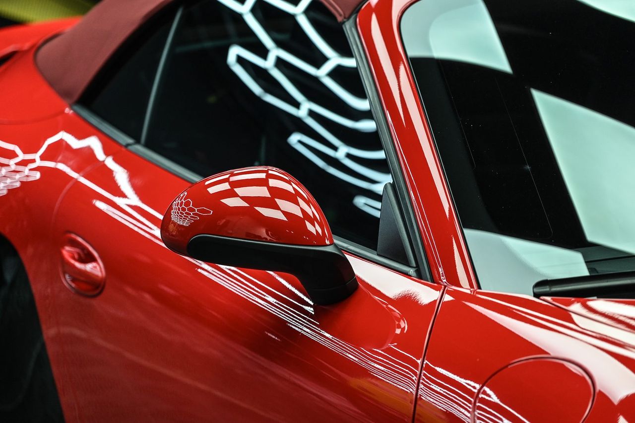 Porsche 911 洗車打蠟完工與細節實拍 第 2 張（共 6 張）——捷匠淡水旗艦店施工實錄