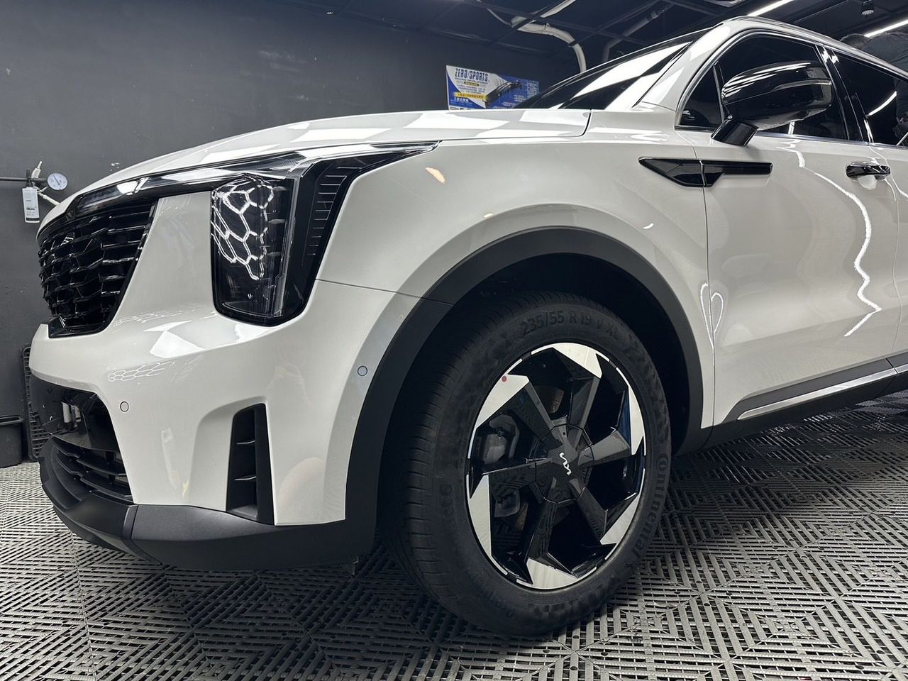 Kia Sorento 局部改色與全車犀牛皮完工與細節實拍 第 2 張（共 6 張）——捷匠北投店施工實錄