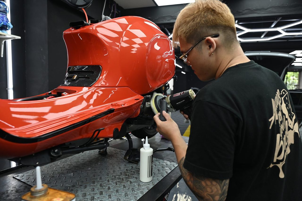 Vespa Sprint 全車犀牛皮完工與細節實拍 第 3 張（共 6 張）——捷匠淡水旗艦店施工實錄
