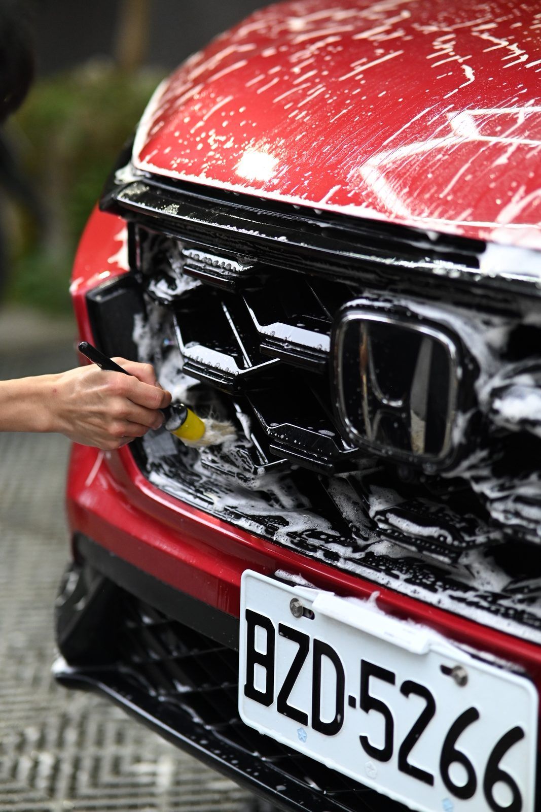 Honda CR-V 漆面鍍膜完工與細節實拍 第 3 張（共 6 張）——捷匠北投店施工實錄
