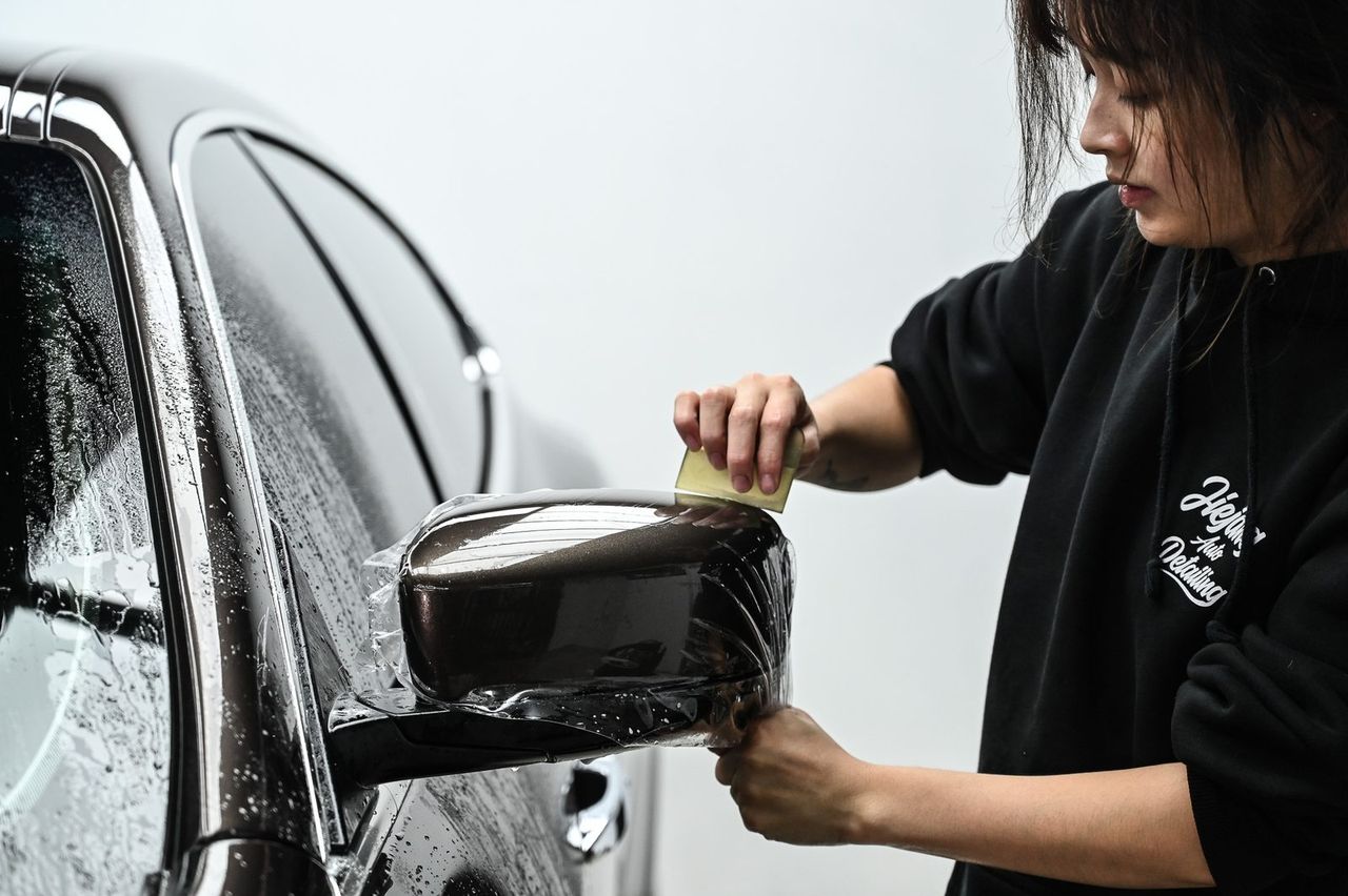 Maserati Quattroporte 迎風面犀牛皮完工與細節實拍 第 3 張（共 6 張）——捷匠淡水旗艦店施工實錄