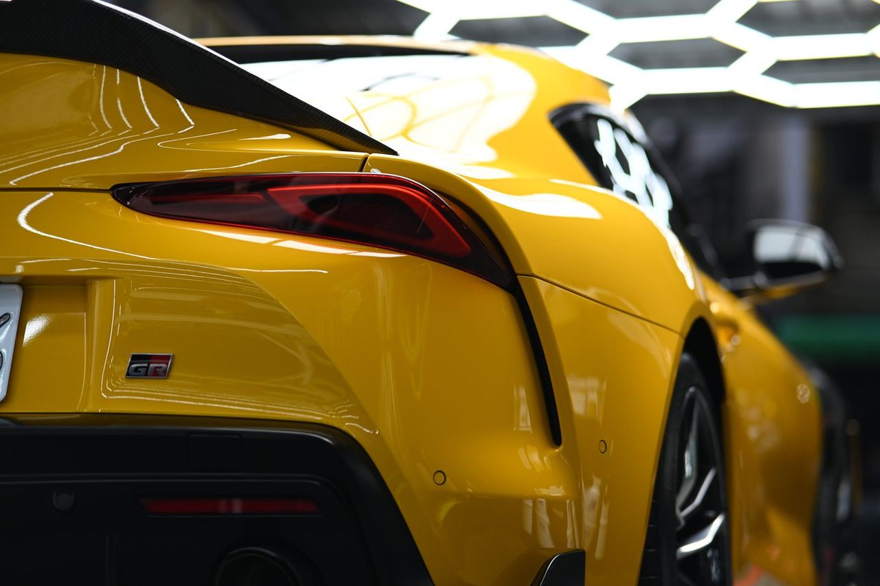 Toyota GR Supra 拋光與漆面修復完工與細節實拍 第 3 張（共 6 張）——捷匠北投店施工實錄