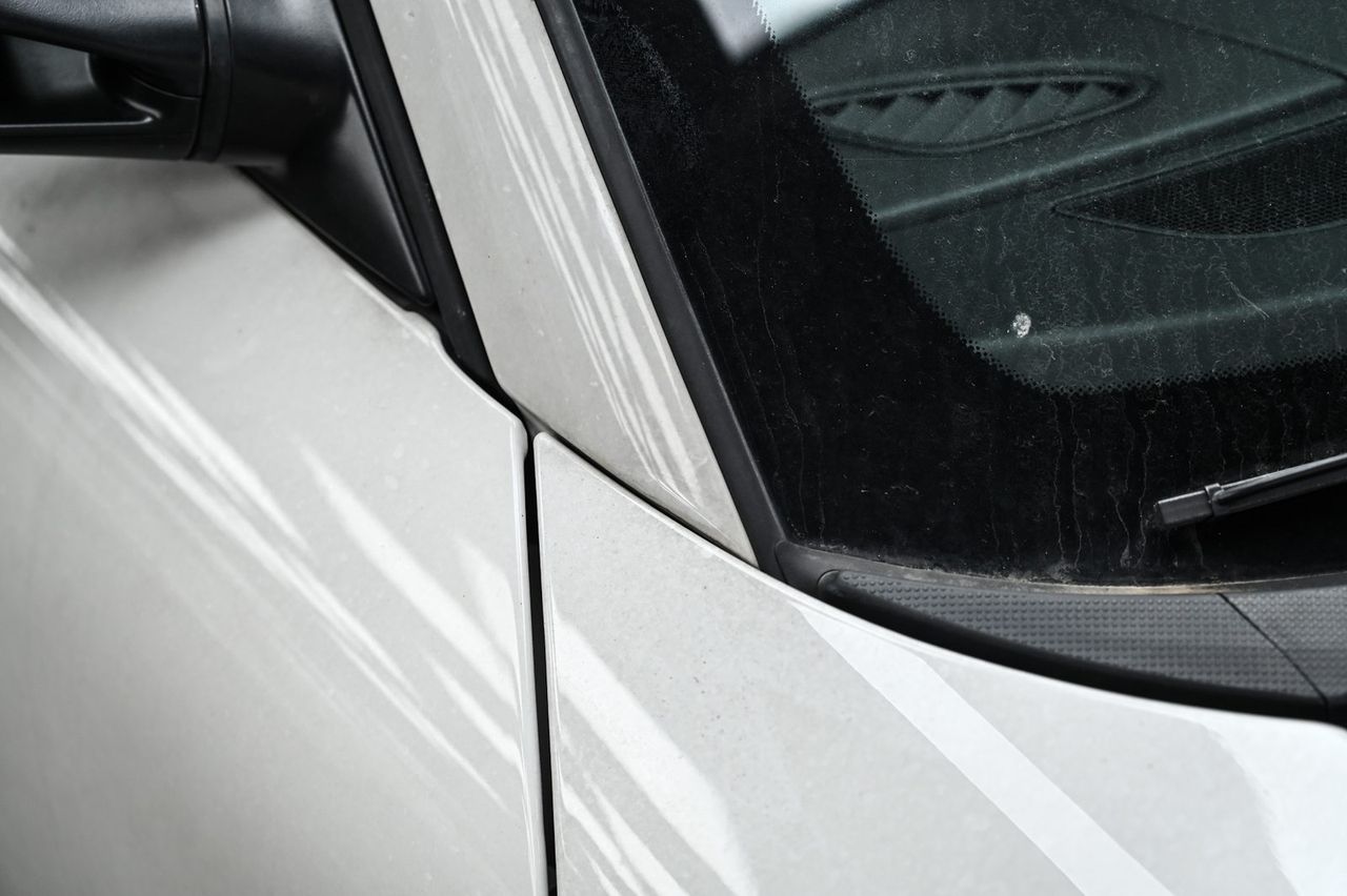 Porsche 911 GT3（997）漆面鍍膜與洗車打蠟完工與細節實拍 第 3 張（共 6 張）——捷匠淡水旗艦店施工實錄