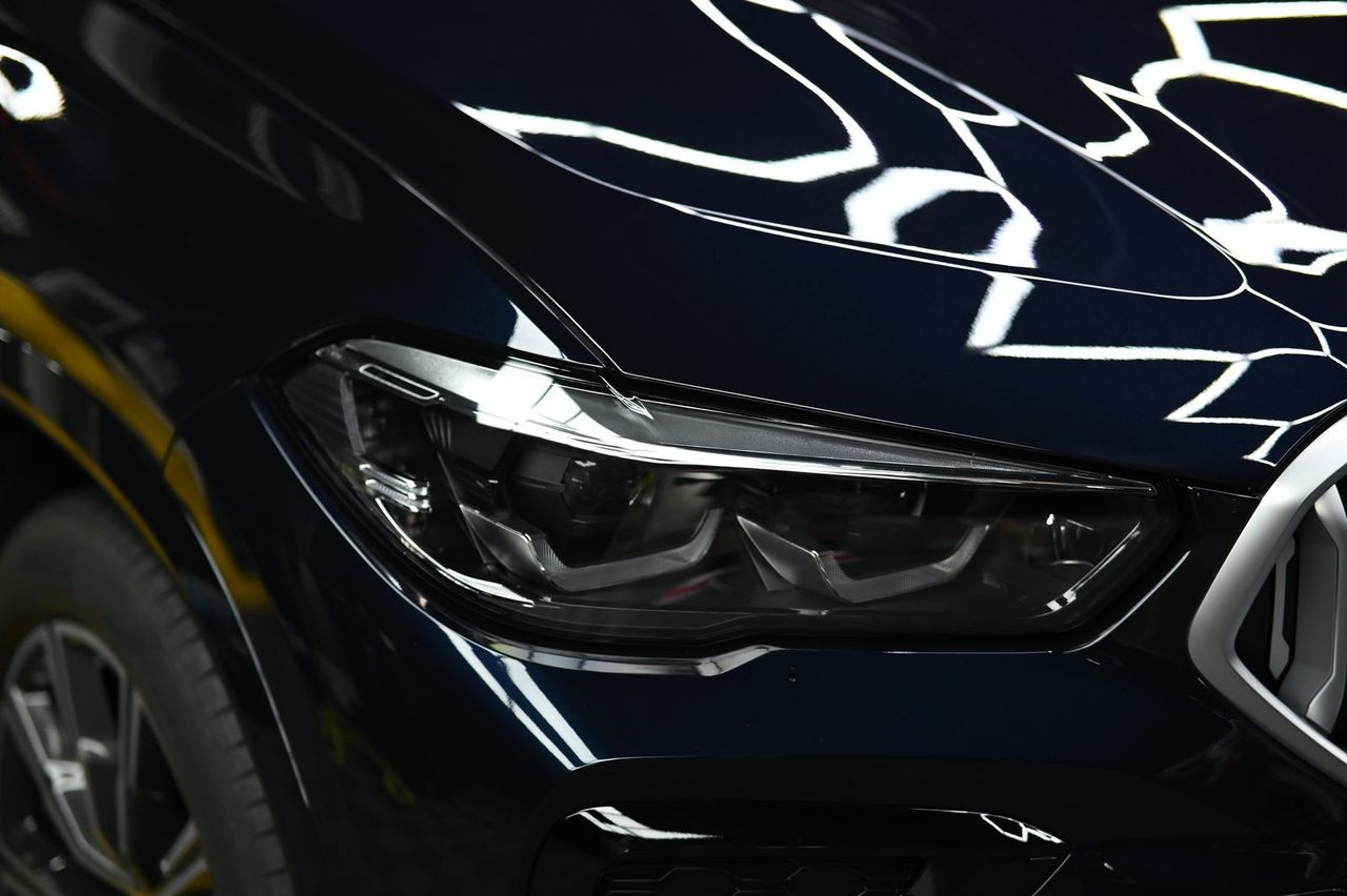 BMW X6 漆面鍍膜完工與細節實拍 第 2 張（共 4 張）——捷匠淡水旗艦店施工實錄
